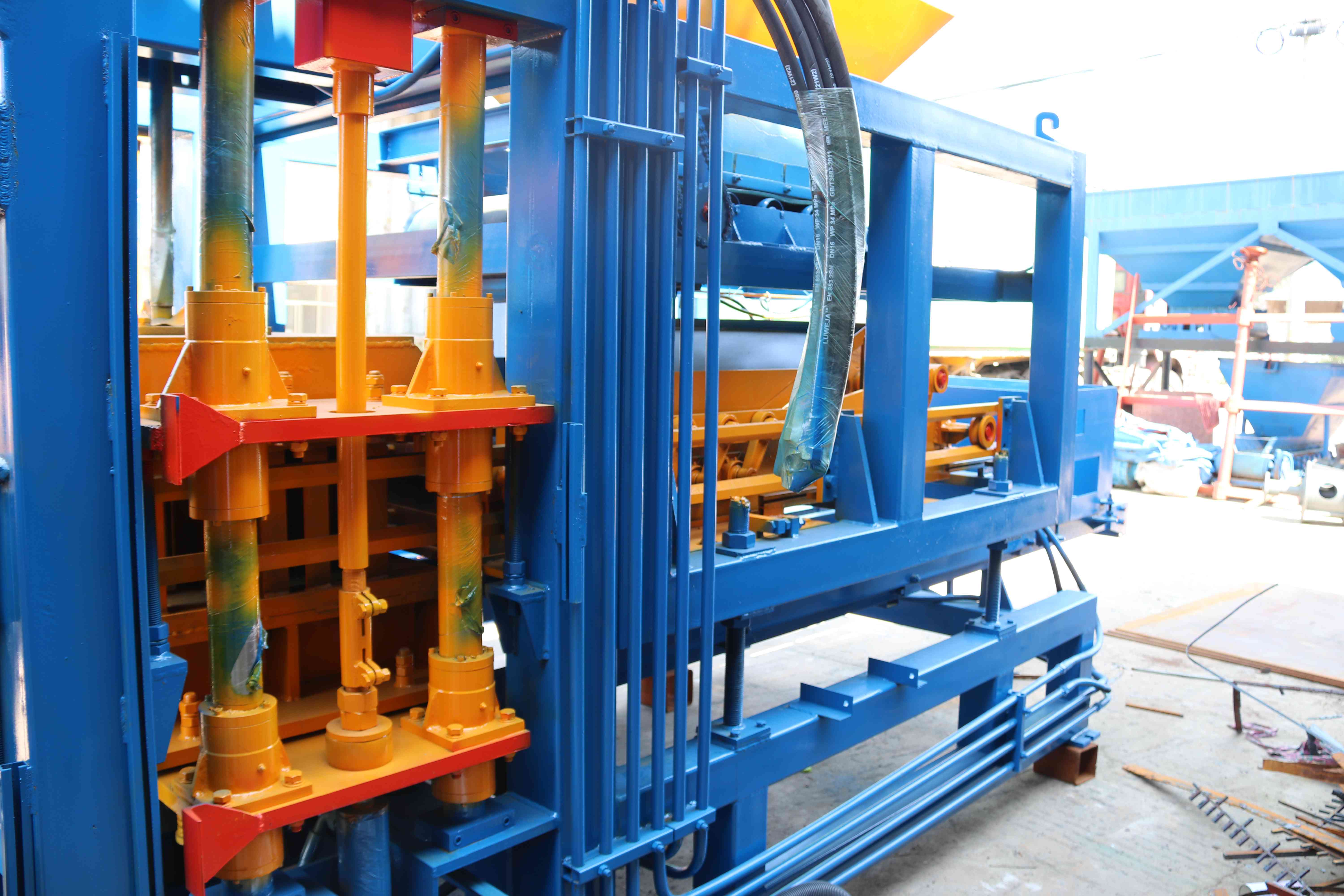 m&aacute;quina de fabricaci&oacute;n de bloques autom&aacute;tica