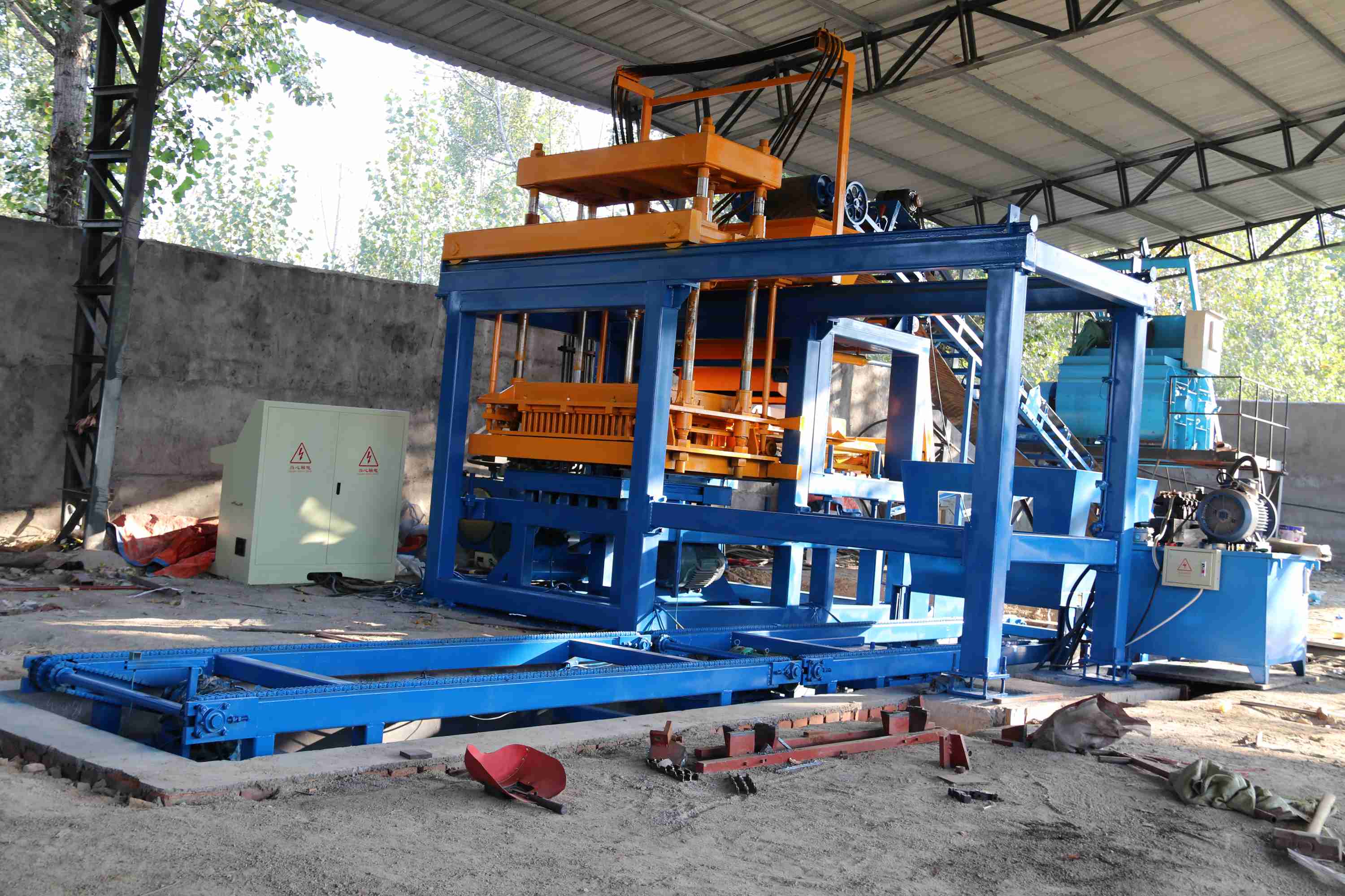 Una máquina de fabricación de ladrillos totalmente automática sin paletas