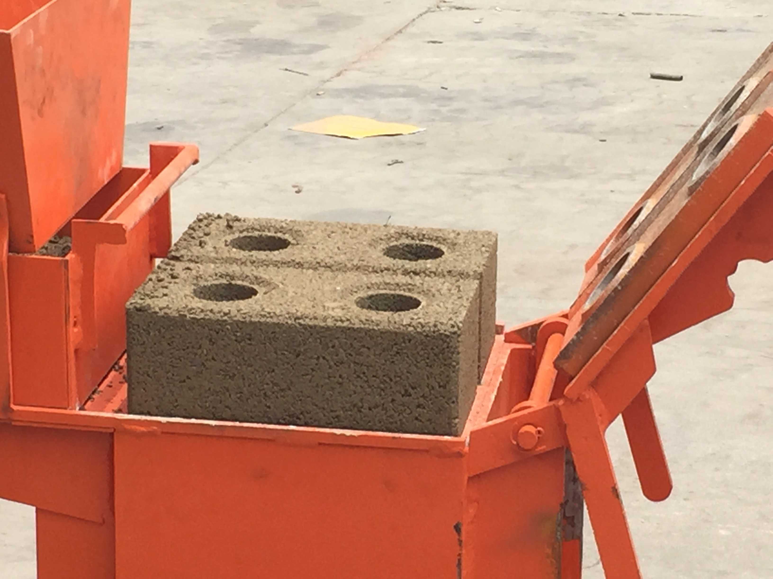 m&aacute;quina de fabricaci&oacute;n de bloques manual