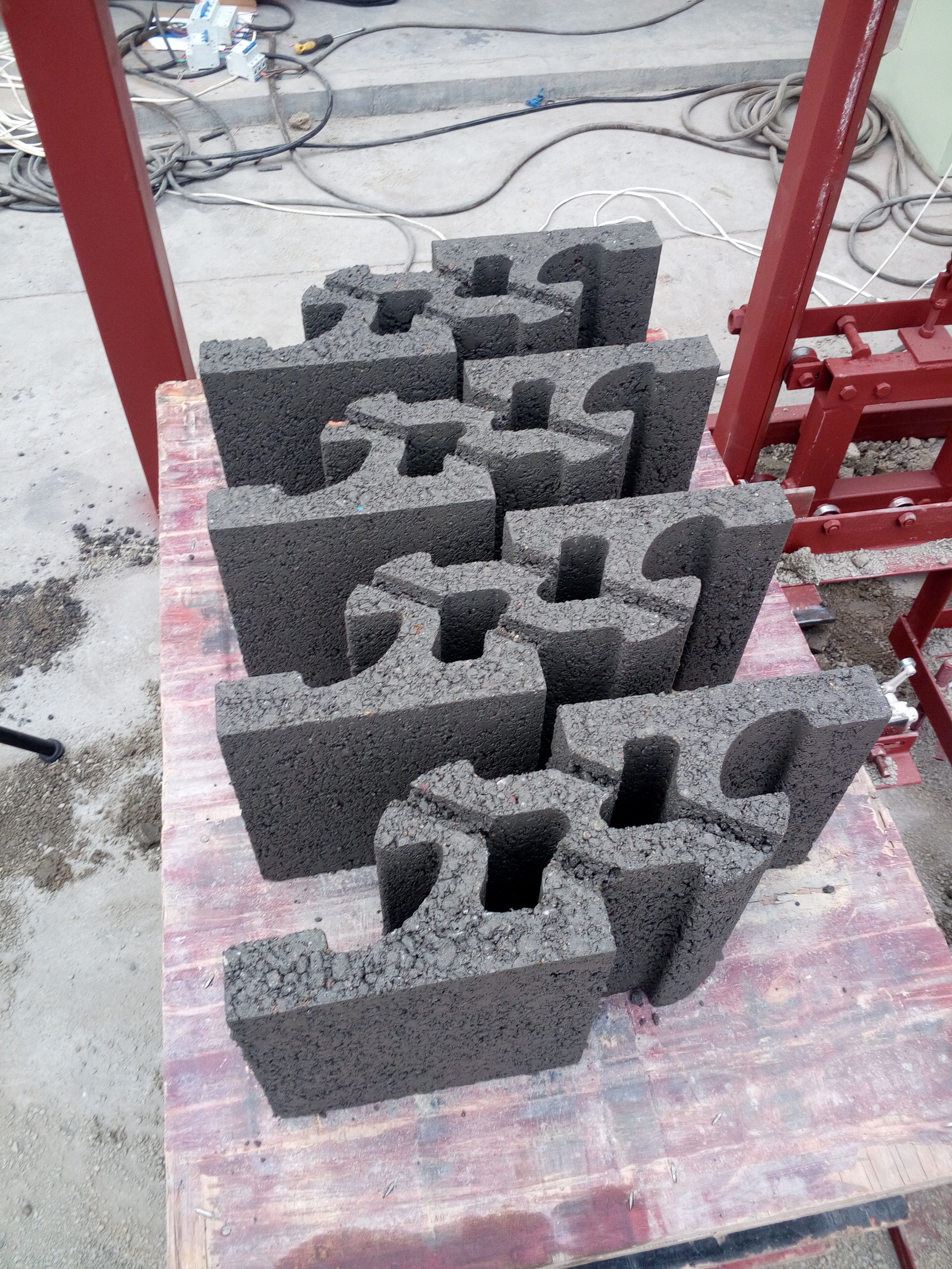 M&aacute;quina de fabricaci&oacute;n de bloques entrelazadas